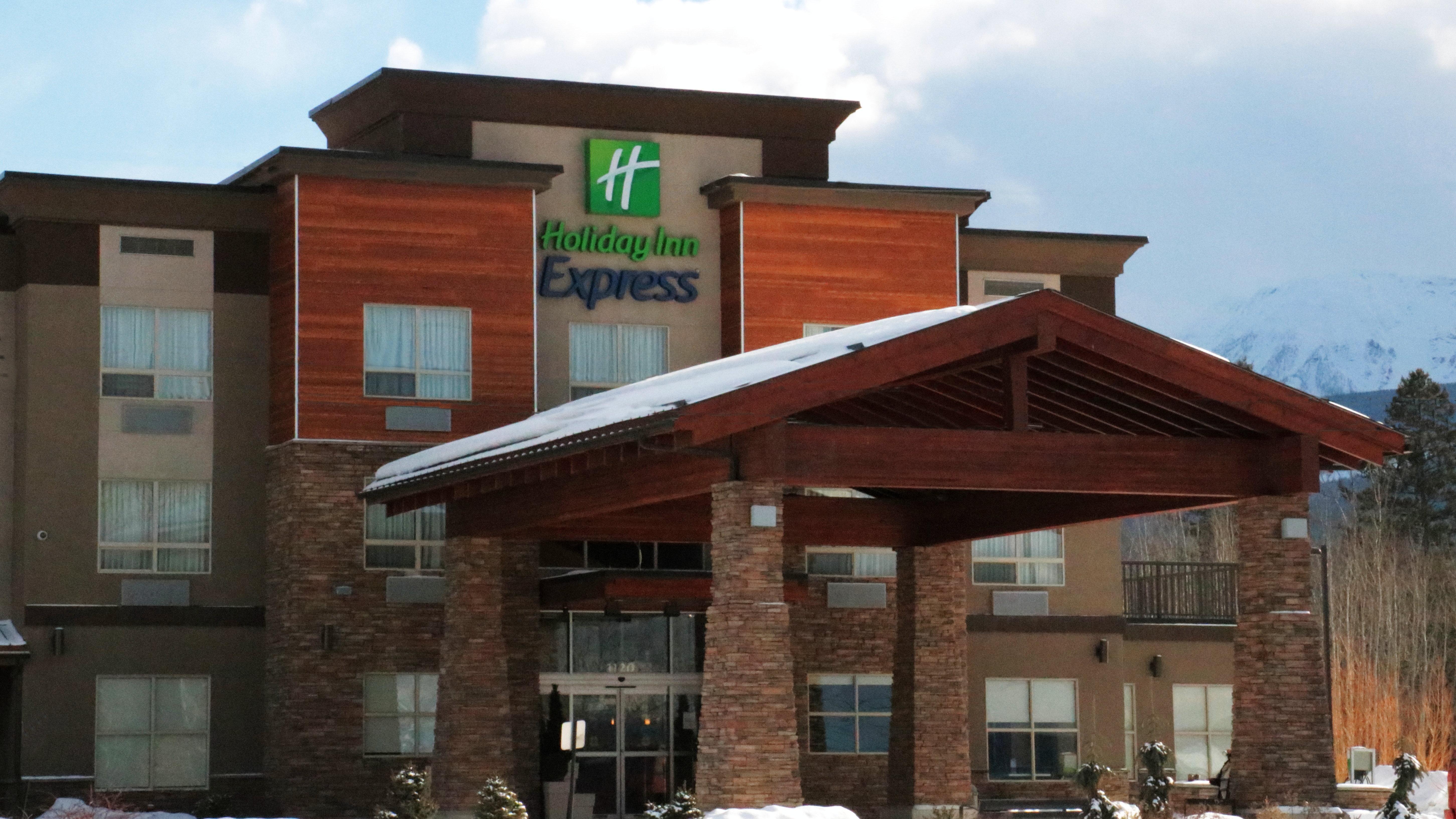Holiday Inn Express Golden-Kicking Horse By Ihg Eksteriør bilde