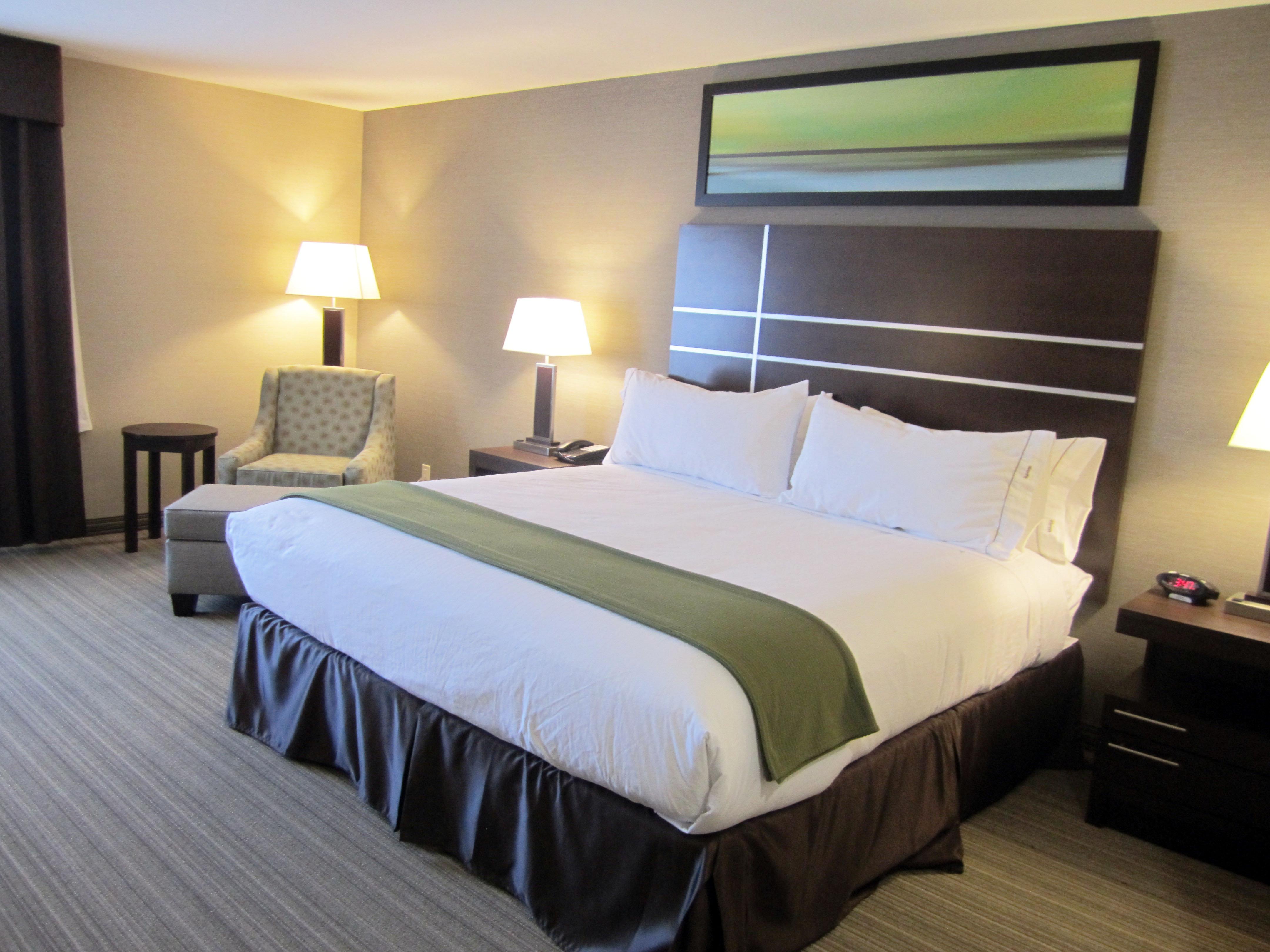 Holiday Inn Express Golden-Kicking Horse By Ihg Eksteriør bilde
