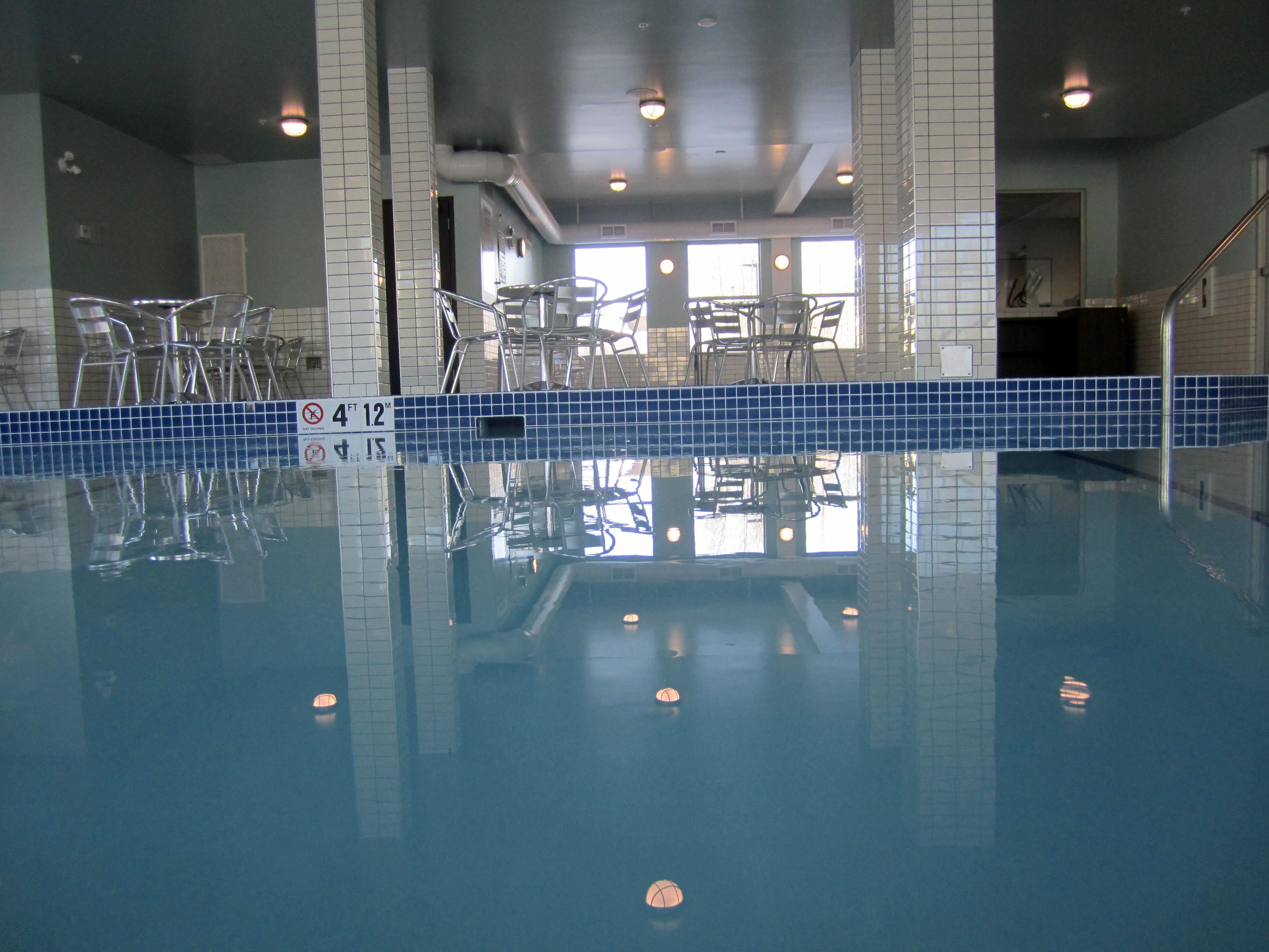 Holiday Inn Express Golden-Kicking Horse By Ihg Eksteriør bilde