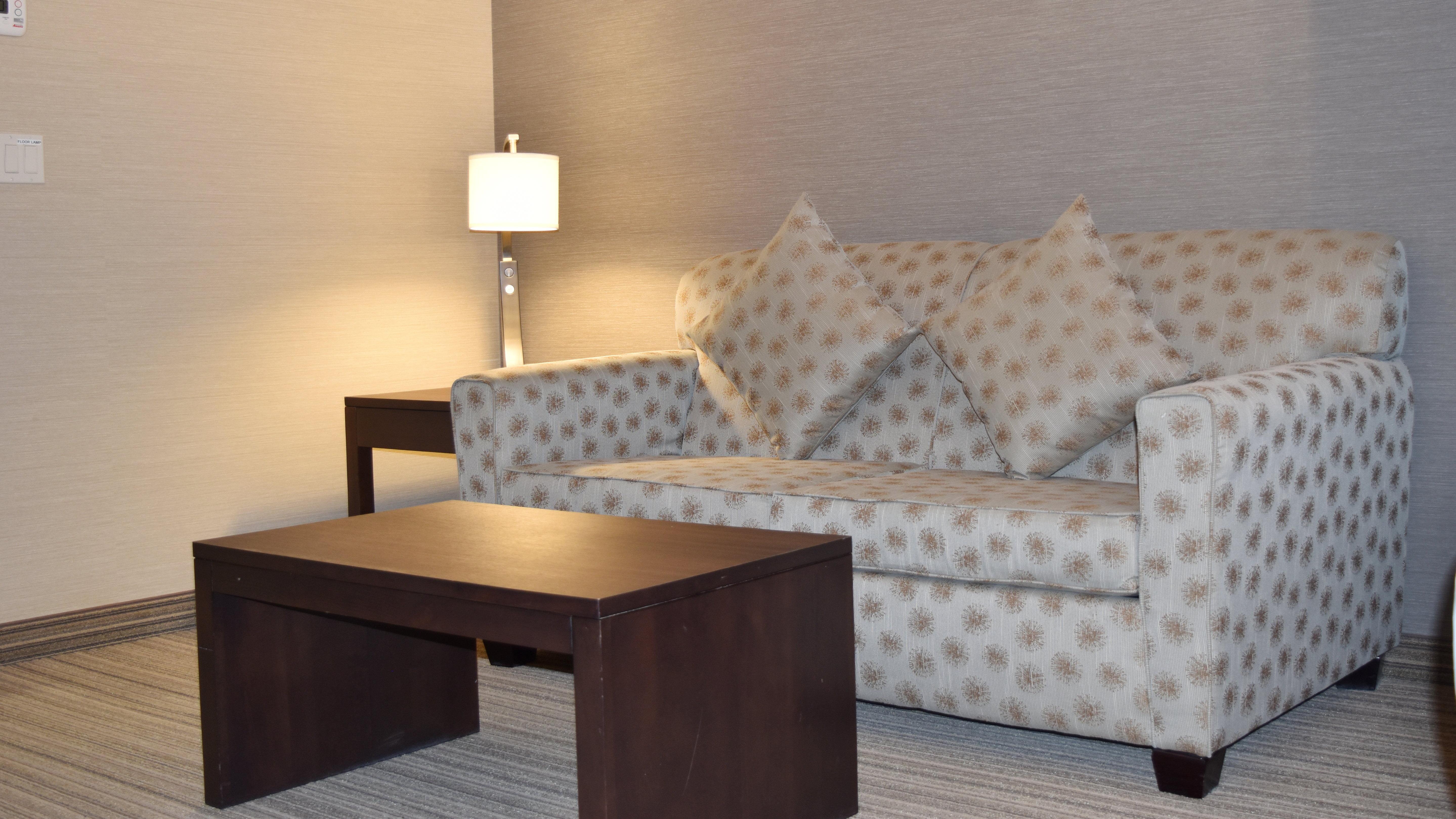 Holiday Inn Express Golden-Kicking Horse By Ihg Eksteriør bilde