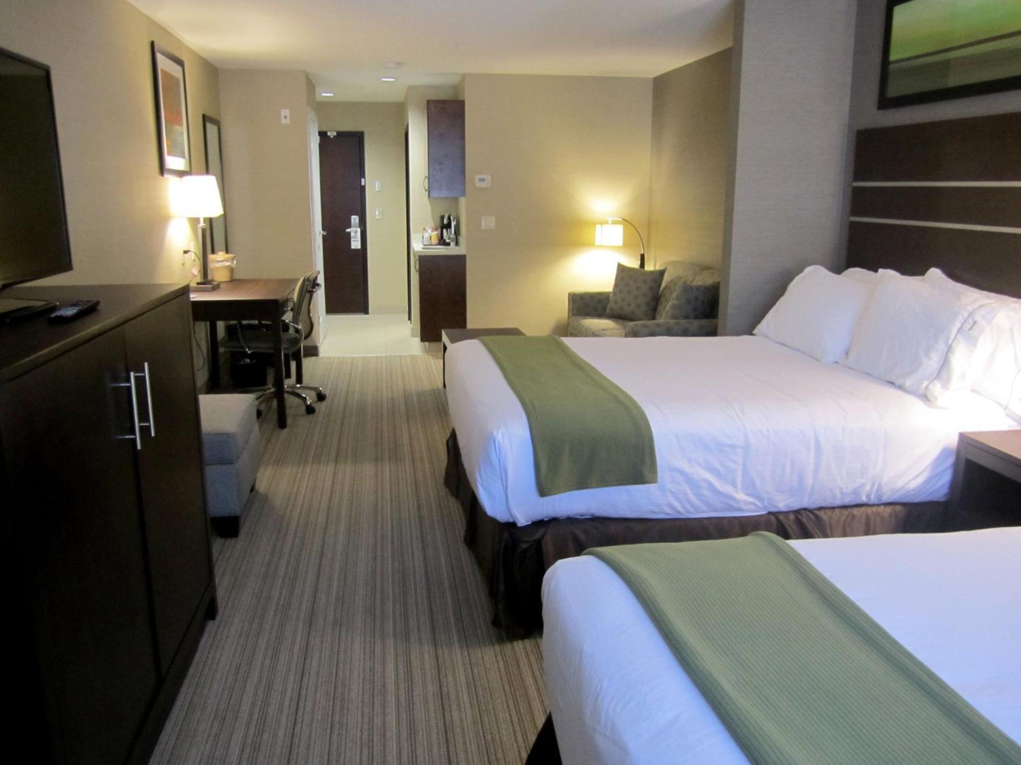 Holiday Inn Express Golden-Kicking Horse By Ihg Eksteriør bilde